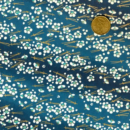 Papier japonais aux fleurs bleues